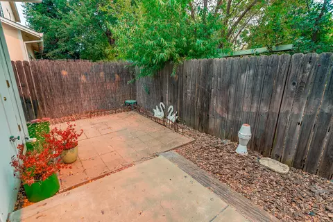 1747 Laurel Ave, Redding, CA 96001 photo 23