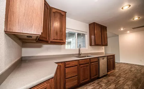815 Middle St, Redding, CA 96003 photo 8