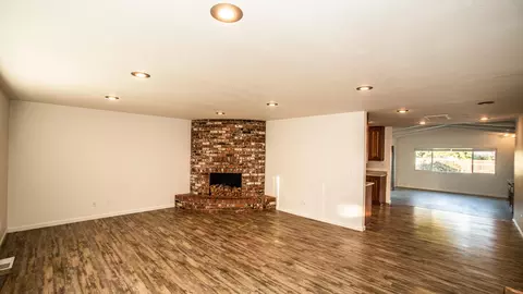 815 Middle St, Redding, CA 96003 photo 4