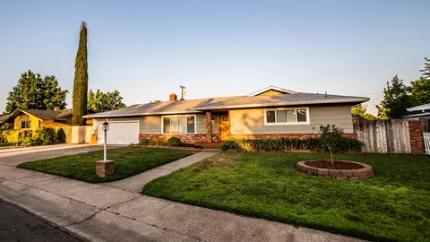 815 Middle St, Redding, CA 96003 photo 1