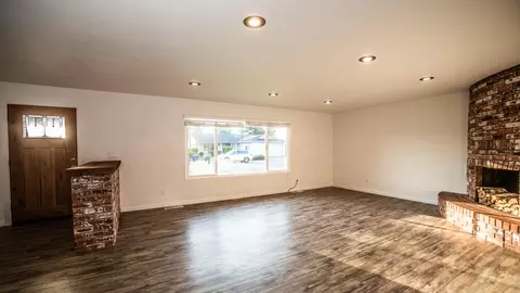 815 Middle St, Redding, CA 96003 photo 3