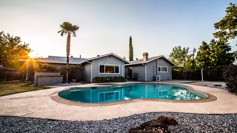 815 Middle St, Redding, CA 96003 photo 2