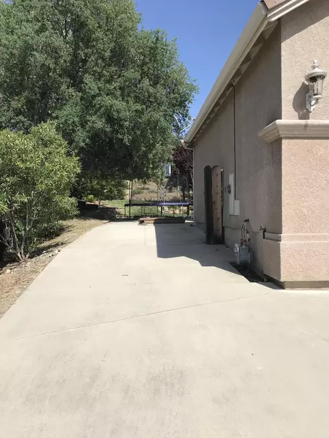 1397 Spinnaker Dr, Redding, CA 96003 photo 3