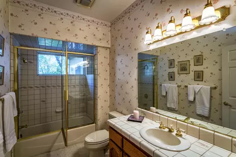4245 Vista Oaks Ct, Redding, CA 96002 photo 25