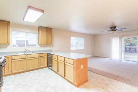 2543 Galaxy Way, Redding, CA 96002 photo 5