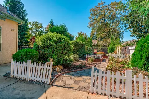 4148 Tiffany Ln, Redding, CA 96002 photo 23