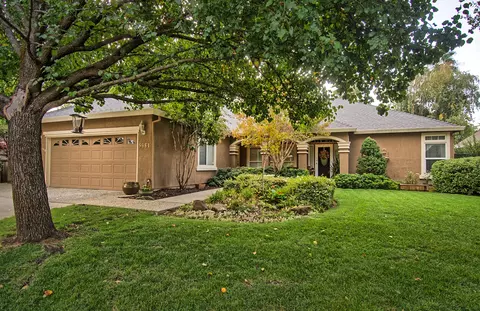 5961 Hilton Head Ct, Redding, CA 96003 photo 2