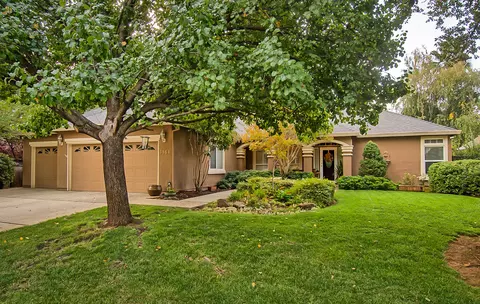 5961 Hilton Head Ct, Redding, CA 96003 photo 1