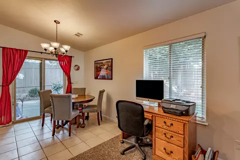 17807 Paradise Ln, Redding, CA 96003 photo 6