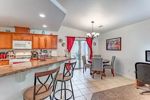 17807 Paradise Ln, Redding, CA 96003 photo 5