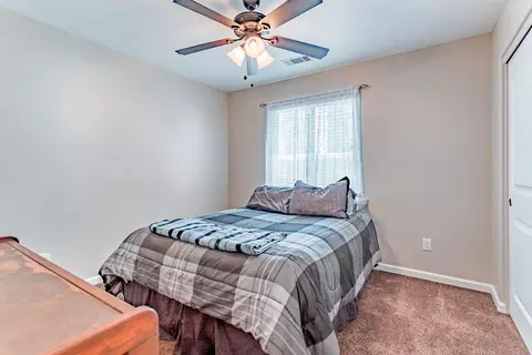 17807 Paradise Ln, Redding, CA 96003 photo 9