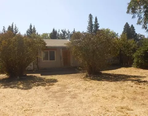 5827 Bishop Ln, Anderson, CA 96007 photo 2