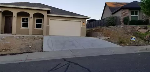 899 Bellagio, Redding, CA 96003 photo 1