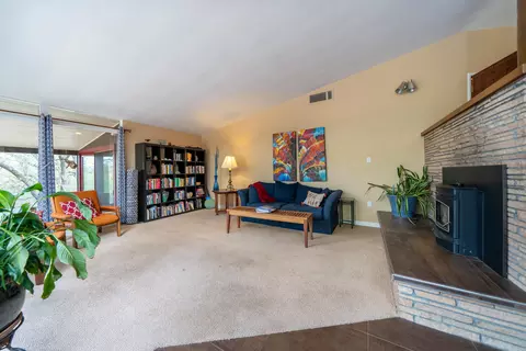 885 Lakeview Dr, Redding, CA 96001 photo 10