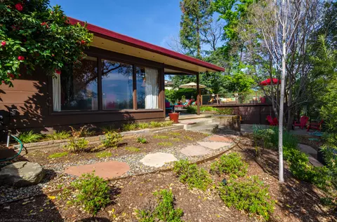 885 Lakeview Dr, Redding, CA 96001 photo 38