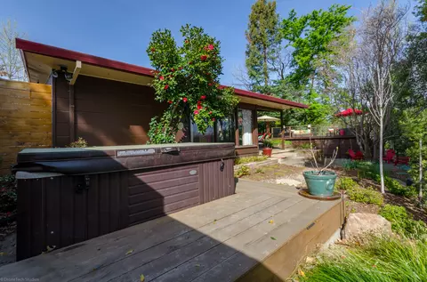 885 Lakeview Dr, Redding, CA 96001 photo 37