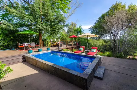 885 Lakeview Dr, Redding, CA 96001 photo 3