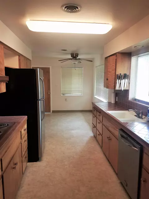 3201 Middleton Ln, Redding, CA 96002 photo 7