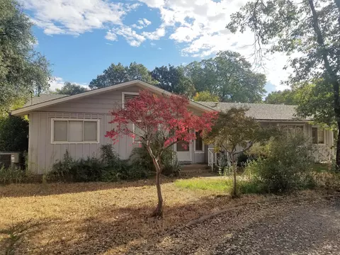 3201 Middleton Ln, Redding, CA 96002 photo 1