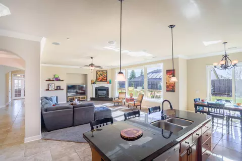 3199 Agassi Ln, Redding, CA 96002 photo 5