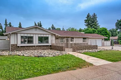 1770 El Verano St, Redding, CA 96002 photo 1