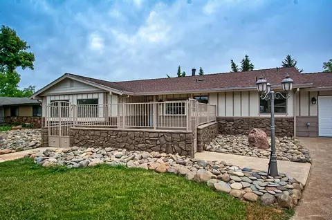 1770 El Verano St, Redding, CA 96002 photo 3