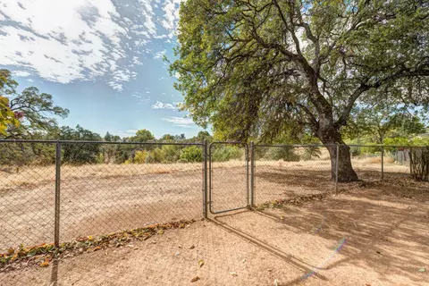 3495 Auburn Dr, Redding, CA 96001 photo 8