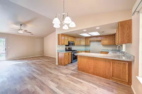 3495 Auburn Dr, Redding, CA 96001 photo 6