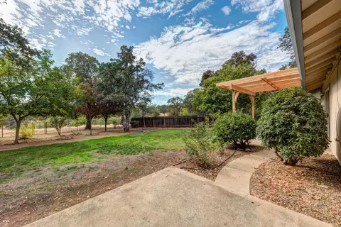 3495 Auburn Dr, Redding, CA 96001 photo 10