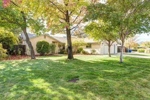 3495 Auburn Dr, Redding, CA 96001 photo 12