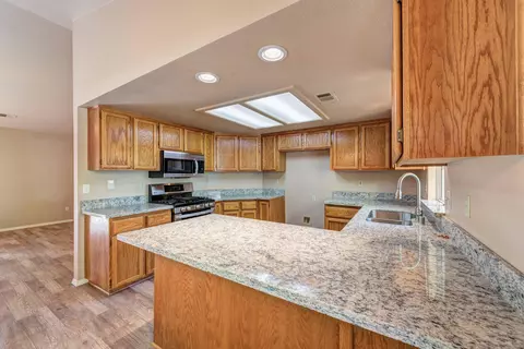 3495 Auburn Dr, Redding, CA 96001 photo 2