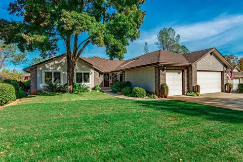 1484 St Andrews Dr, Redding, CA 96003 photo 1