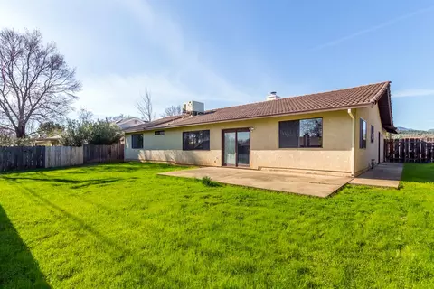 1633 Kildare Dr, Redding, CA 96001 photo 14
