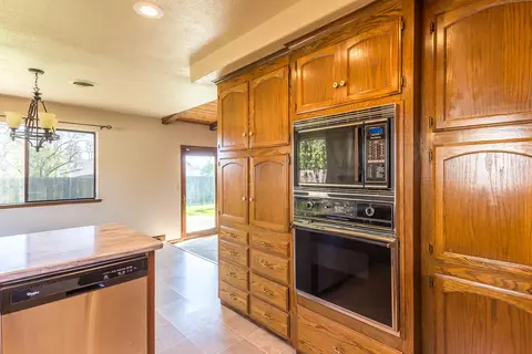 1633 Kildare Dr, Redding, CA 96001 photo 8