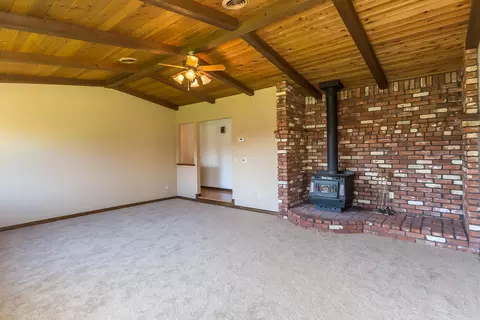 1633 Kildare Dr, Redding, CA 96001 photo 4
