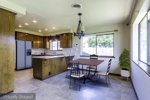 1633 Kildare Dr, Redding, CA 96001 photo 5