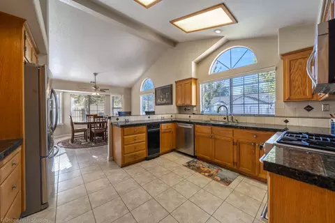 3729 Eagle Pkwy, Redding, CA 96001 photo 13