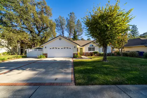 3729 Eagle Pkwy, Redding, CA 96001 photo 1