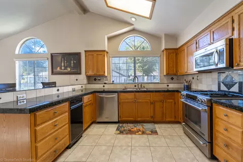 3729 Eagle Pkwy, Redding, CA 96001 photo 3