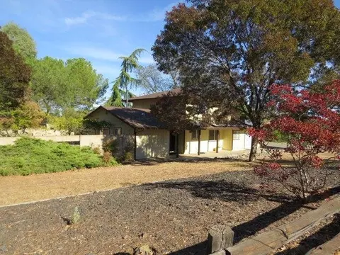 16487 Plateau Cir, Redding, CA 96001 photo 3