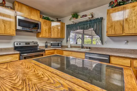 17264 Clarks Ln, Redding, CA 96003 photo 11