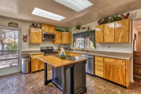 17264 Clarks Ln, Redding, CA 96003 photo 9