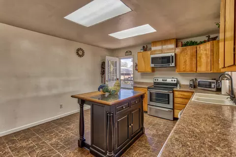 17264 Clarks Ln, Redding, CA 96003 photo 8