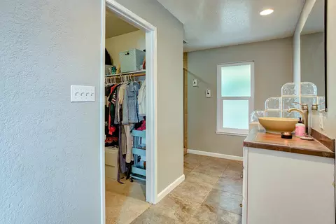 6877 Granada Dr, Redding, CA 96002 photo 26
