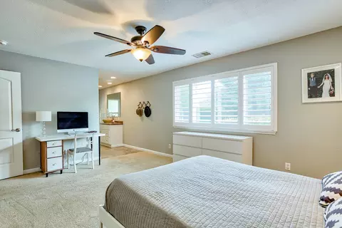 6877 Granada Dr, Redding, CA 96002 photo 23