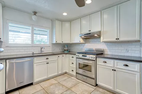 6877 Granada Dr, Redding, CA 96002 photo 9