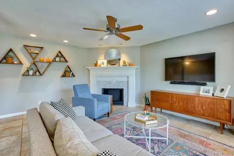 6877 Granada Dr, Redding, CA 96002 photo 7
