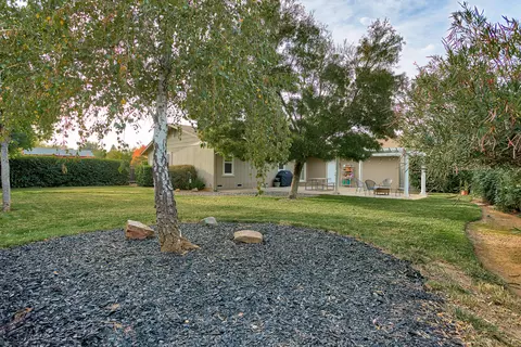 6877 Granada Dr, Redding, CA 96002 photo 31