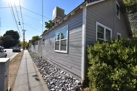 805 Fell St, Redding, CA 96001 photo 1