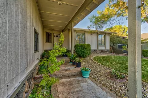 4435 Moyvane Dr, Redding, CA 96001 photo 2
